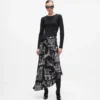Vestido midi con bocetos de París