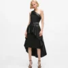 Vestido motero de un solo hombro