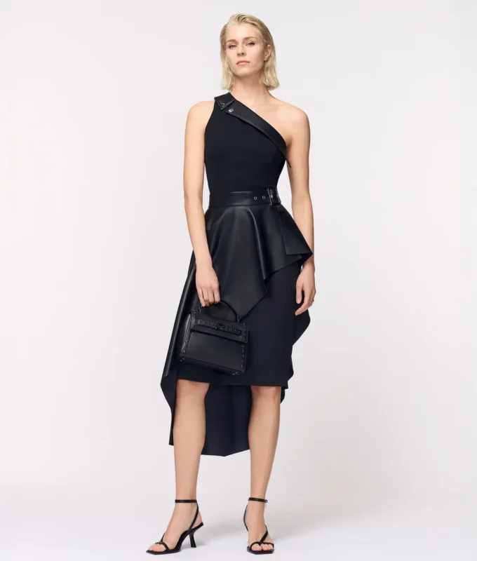 Vestido motero de un solo hombro