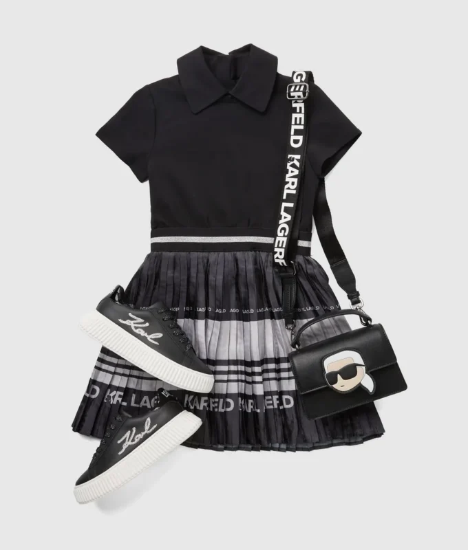 Vestido plisado para niña