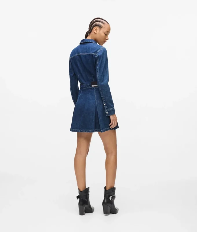 Vestido vaquero con tachuelas