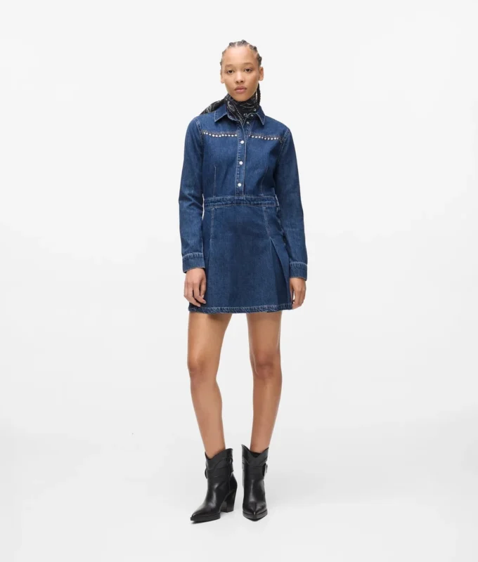 Vestido vaquero con tachuelas