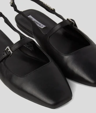 ZAPATOS CON CORREA TRASERA Y CADENA KONNIE SIGNIA