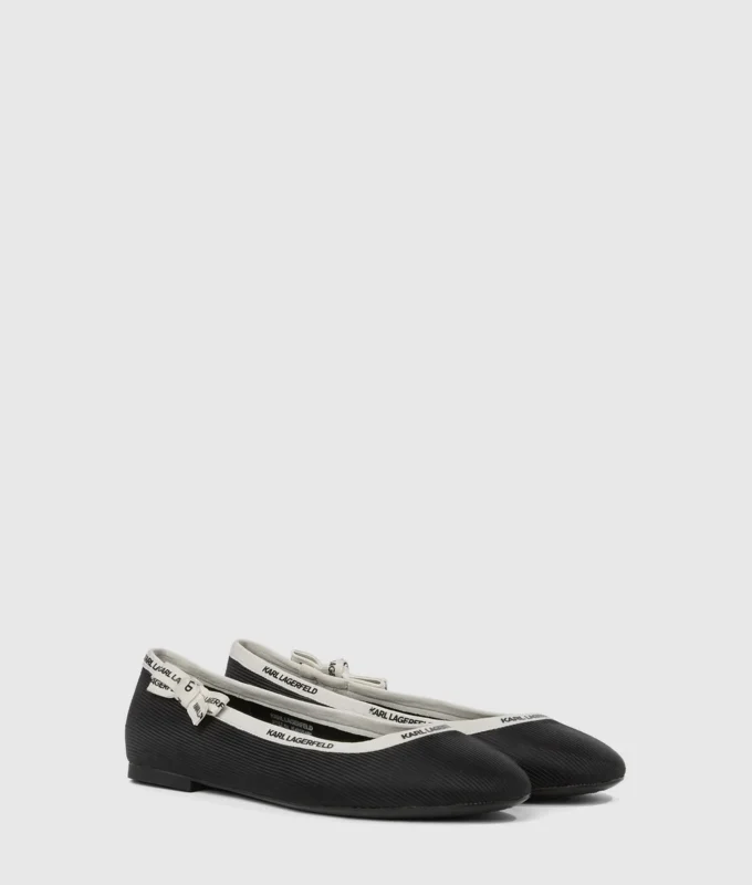 Zapatos de tacón con cuello de cinta