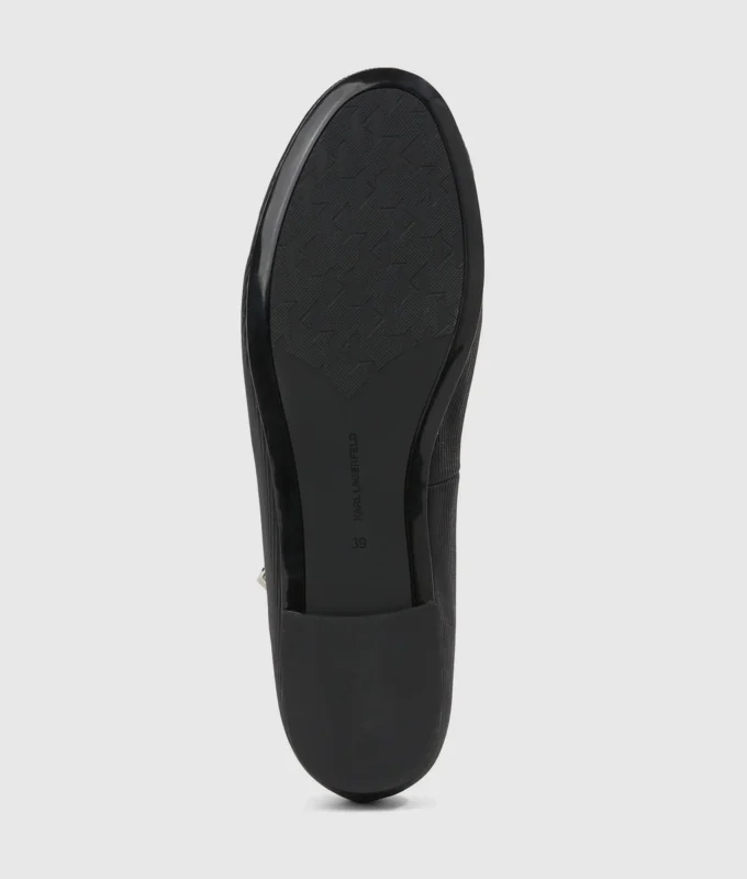 Zapatos de tacón con cuello de cinta